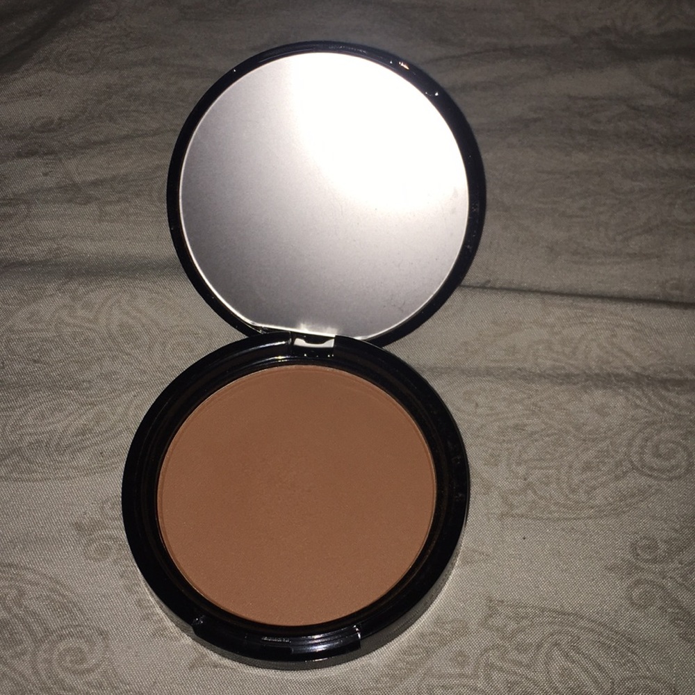 NYX  matte bronzer